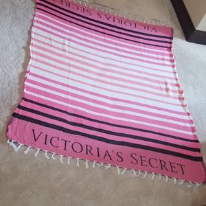 💕NWOT VICTORIAS SECRET beach blanket
